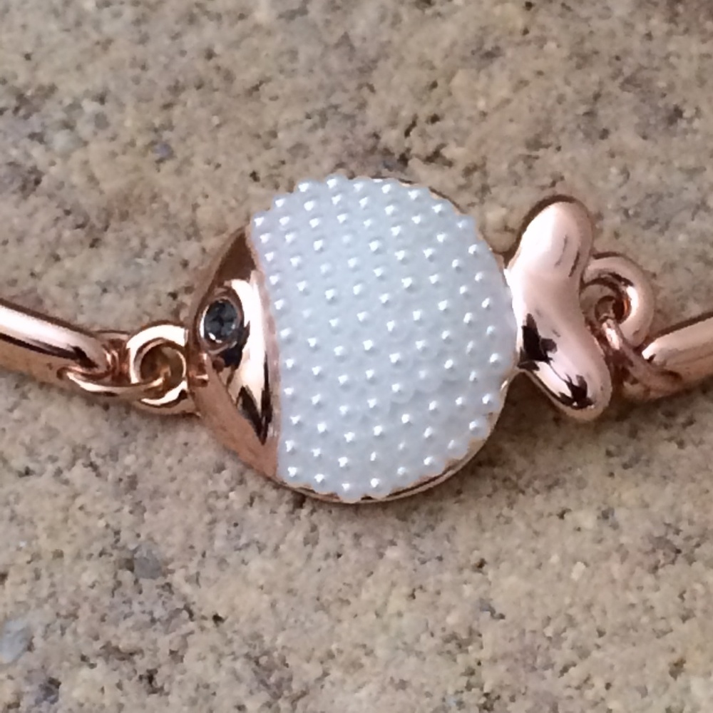 BRACELET / 14K ROSE PLATED FISH DESING - Picture 4 of 4